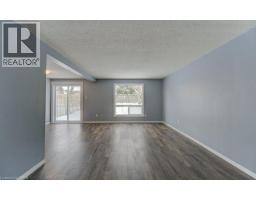 502 MISTY Crescent - 11