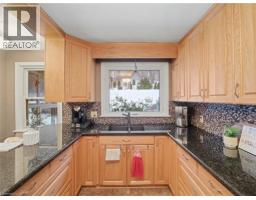 145 GLENFOREST Road - 12