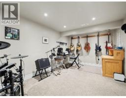 145 GLENFOREST Road - 27