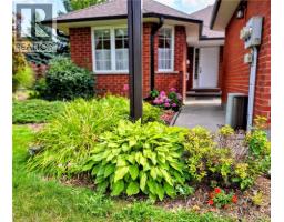 10 ISHERWOOD Avenue UnitNo. 5 - 2