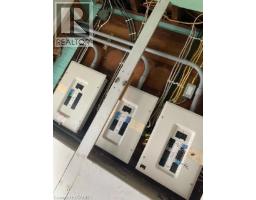 6 HOWARD Street - 11