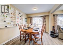 48 KARALEE Crescent - 11