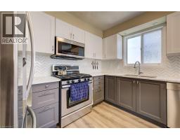 48 KARALEE Crescent - 15