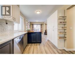 48 KARALEE Crescent - 17