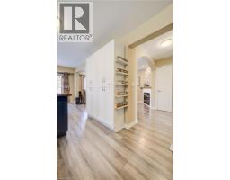 48 KARALEE Crescent - 18