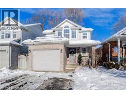 48 KARALEE Crescent - 2