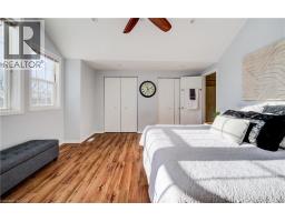 48 KARALEE Crescent - 21