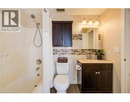 48 KARALEE Crescent - 24