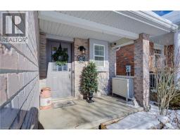 48 KARALEE Crescent - 3