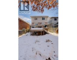 48 KARALEE Crescent - 42