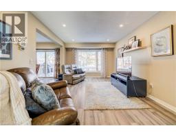 48 KARALEE Crescent - 7