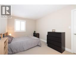 33 HUCK Crescent - 30