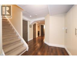 33 HUCK Crescent - 33