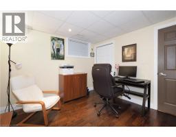 33 HUCK Crescent - 38