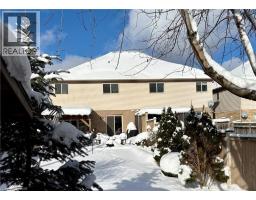 33 HUCK Crescent - 40