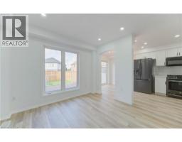 82 TROWBRIDGE Street - 7