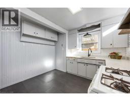 665 LAKESHORE Road - 10