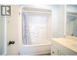 10 MONROE Street - 23