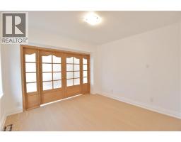 238 LOWTHER Street N - 19