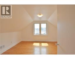 238 LOWTHER Street N - 31