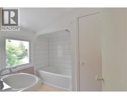 238 LOWTHER Street N - 36