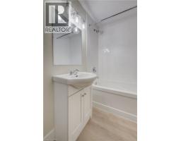 155 WELLINGTON Street N - 13