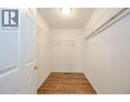 185 WESLEY Crescent - 18