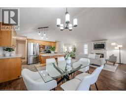 185 WESLEY Crescent - 2