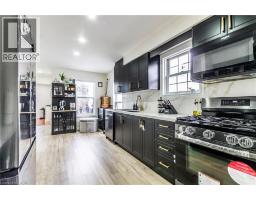 61 WAKE ROBIN Drive - 11