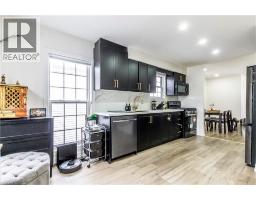 61 WAKE ROBIN Drive - 13