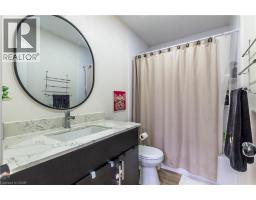 61 WAKE ROBIN Drive - 16