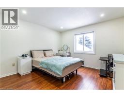 61 WAKE ROBIN Drive - 17