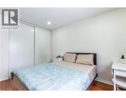 61 WAKE ROBIN Drive - 19