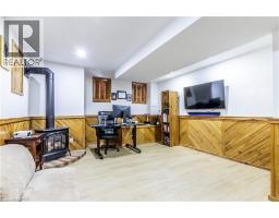 61 WAKE ROBIN Drive - 26