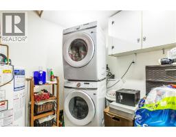 61 WAKE ROBIN Drive - 29