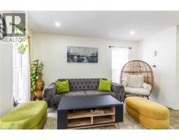 61 WAKE ROBIN Drive - 7