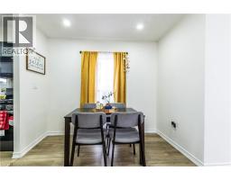 61 WAKE ROBIN Drive - 9