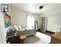 179 REGINA Street N - 4