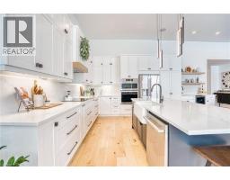 1034 WALTON Avenue N - 16