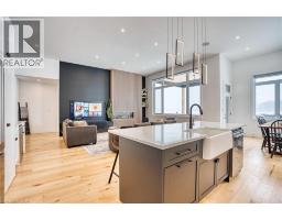 1034 WALTON Avenue N - 21