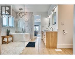 1034 WALTON Avenue N - 31