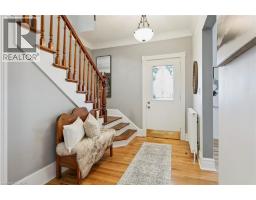 132 QUEEN Street W - 9