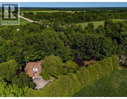 21 MCDOWELL Road W - 11