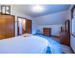 21 MCDOWELL Road W - 32