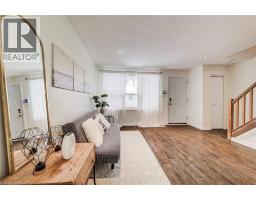 164 JANSEN Avenue UnitNo. 15 - 7