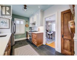 8 LOWREY Avenue S - 11