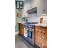 8 LOWREY Avenue S - 15