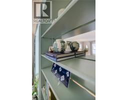 8 LOWREY Avenue S - 21