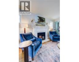 8 LOWREY Avenue S - 24