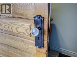 8 LOWREY Avenue S - 30